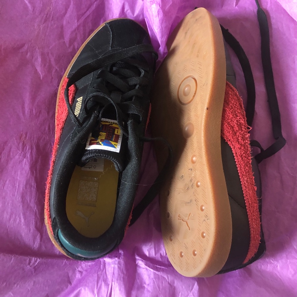 Puma Black Sneakers with Multicolor Logo Patch